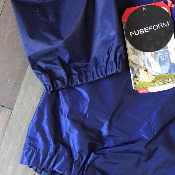 North Face NWT lightweight pullover jacket🔥🧗‍♀️🎉🍂 - Picture 4 of 15